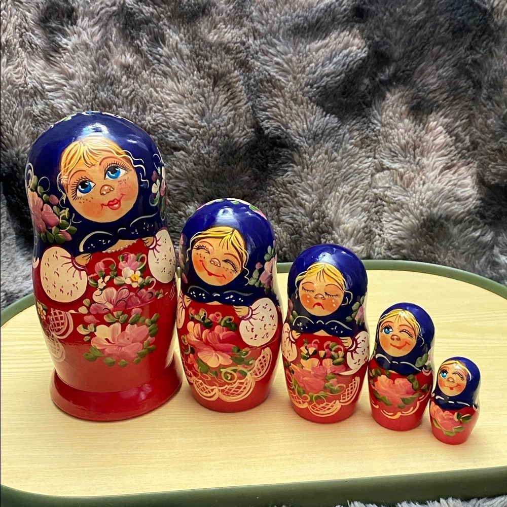 Hand-Painted Red and Blue Nesting Matryoshka Dolls Set